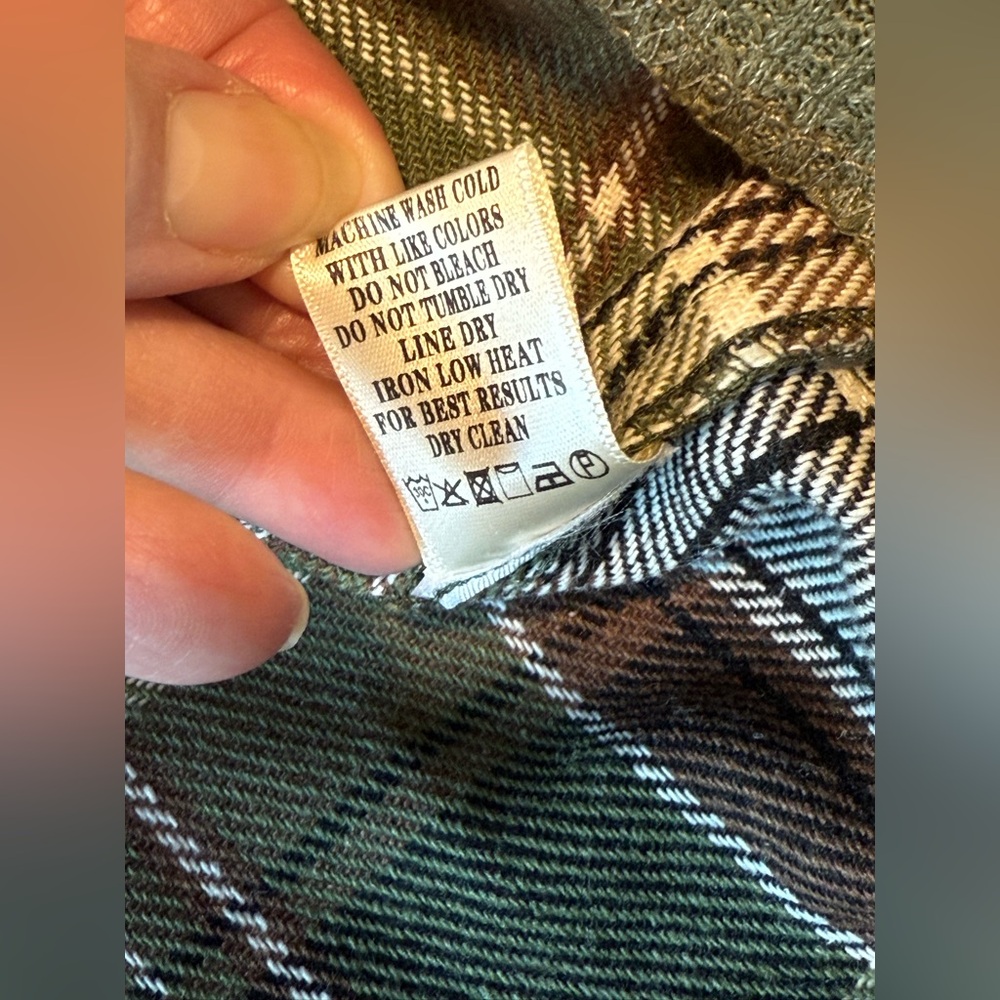 Women's Green Plaid Button-Down Hooded Shirt - Picture 10 of 10